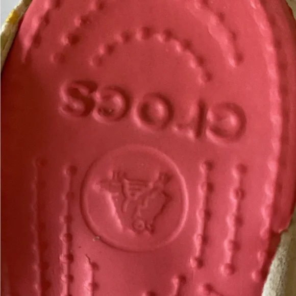 Crocs Size 7.5 - Picture 3 of 3